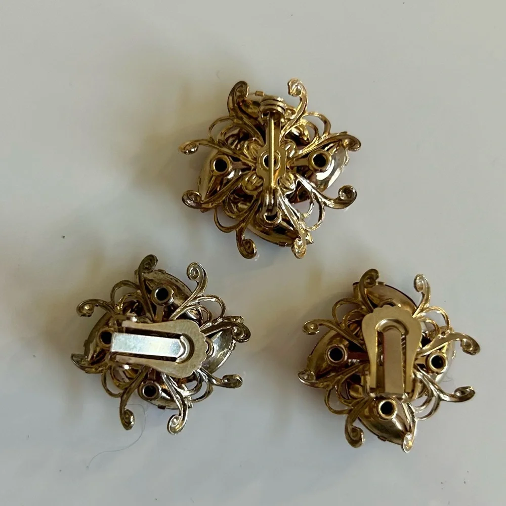 STUNNING vintage brooch and earrings set
